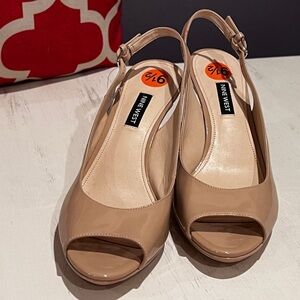 Nine West Tan Patent Leather Peep Toe Heels - NWT